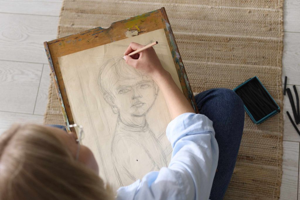 What to Look At Before Outlining an Object